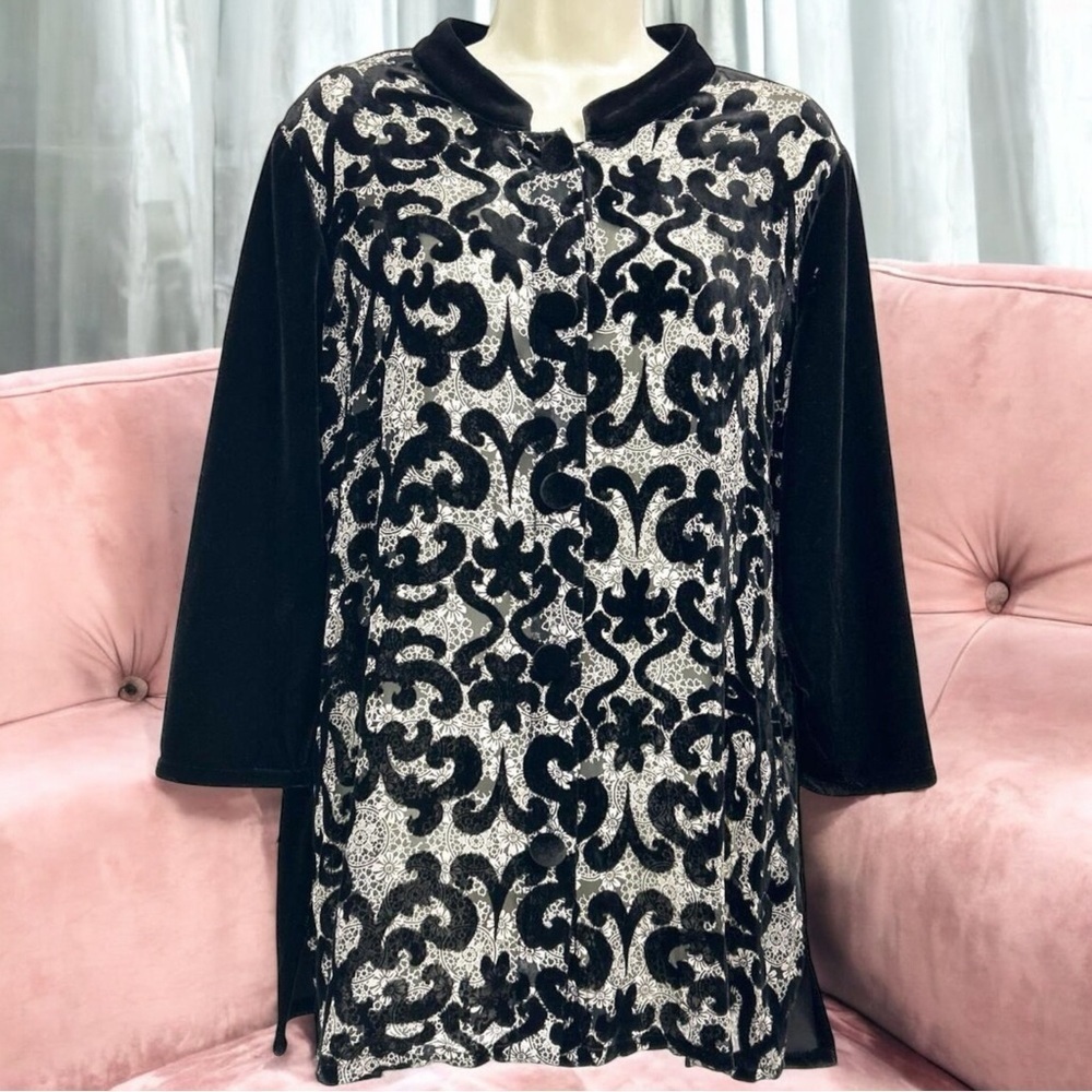 Chico’s Travelers Floral Velour Oriental‎ Inspired Silk Blend Blouse Size 2 (L)